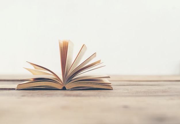 乒乓球比赛过程精彩描写